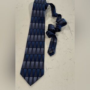 Elegant Blue Patterned Men's Tie